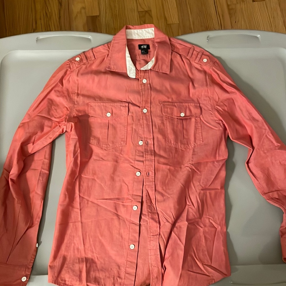 Salmon military style button up HM size medium